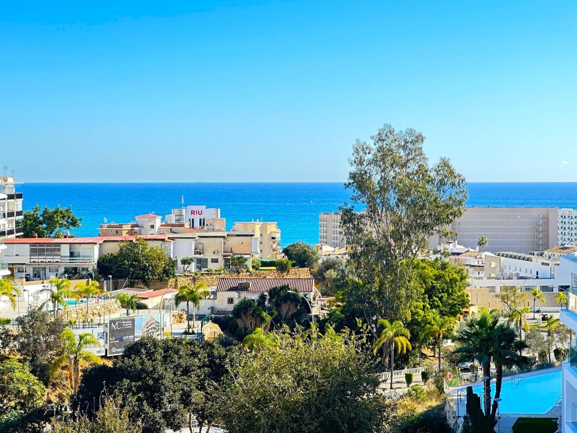 2 Bed Penthouse With Sea View Daire Torremolinos Dış mekan fotoğraf